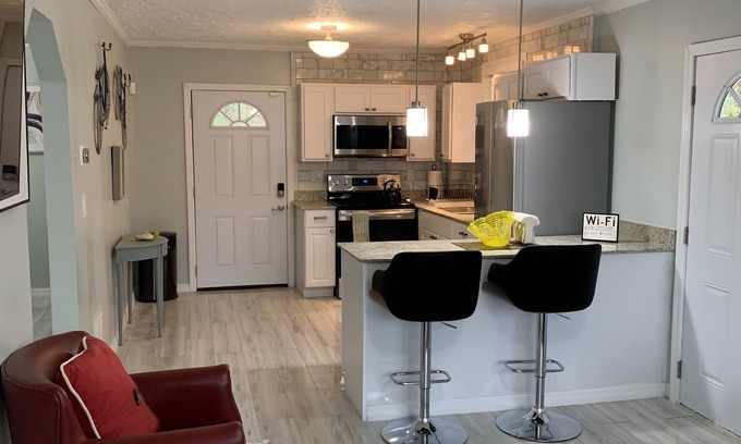 Northside Casa | Sunshine Villa Two