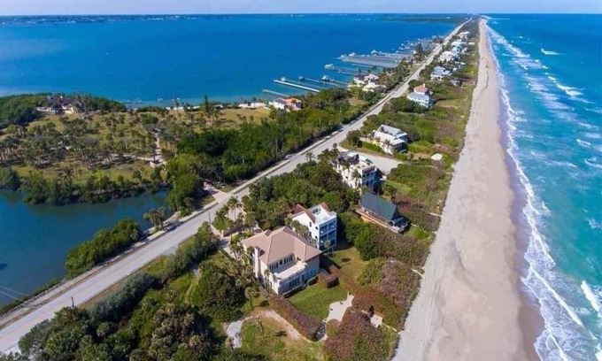 Ambersand Beach Casa | Sunspace-Sands Luxury Oceanfront Home