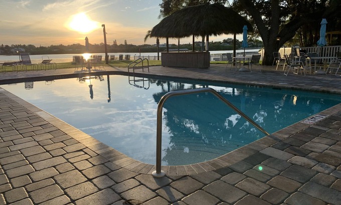 Siesta Key Cabaña | Sunspot Cottage su escapada 2BR / 2B