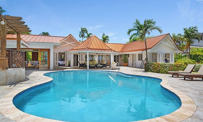 Runaway Bay Villa | Sunspot Villa 4 DORMITORIOS (Runaway Bay, North Coast Beach)