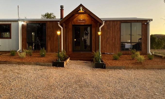 Grattai Casa | 'Sunstone' Spacious 2-Bed Cabin in the Countryside