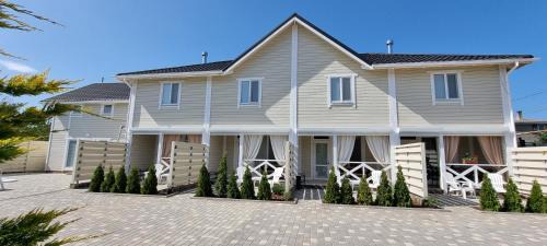 Molodizhne Apartamento | Sunville