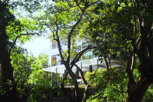 Udawalawa Hotel | Sunwin River Hotel