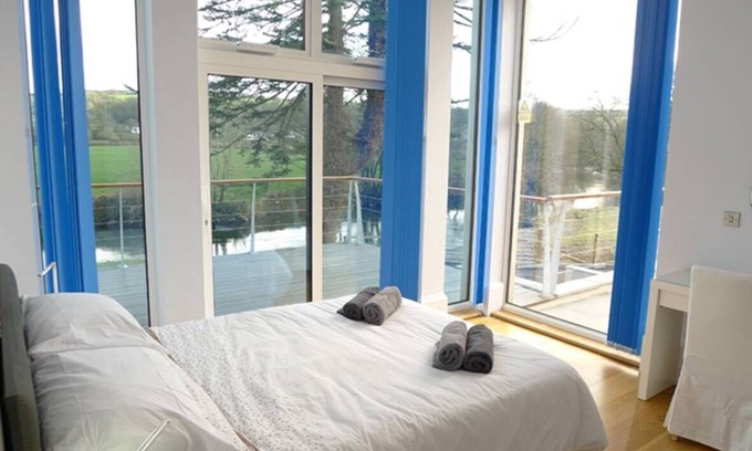 Newcastle Emlyn Casa | Gales Alquiler de vacaciones de lujo, Capacidad 10, Se admiten perros Riverside, Pesca en kayak