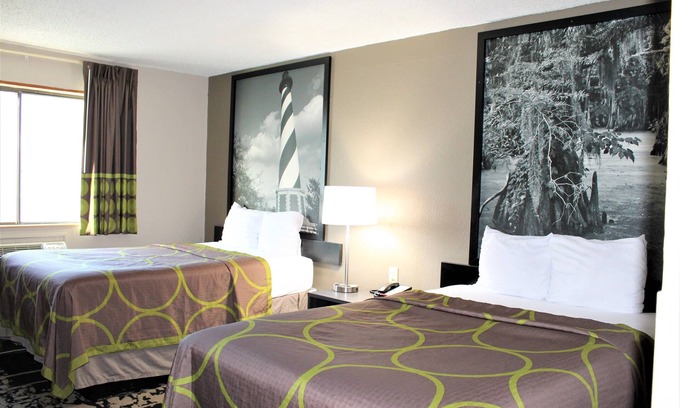 Greensboro Hotel | Super 8 by Wyndham Greensboro/Coliseum/Conv.