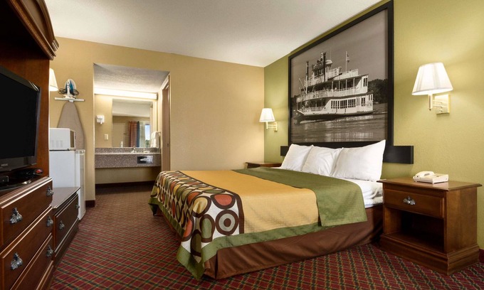 Hattiesburg Hotel | Super 8 by Wyndham Hattiesburg North