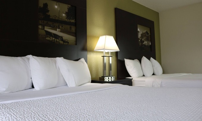 La Crosse Hotel | Super 8 by Wyndham La Crosse