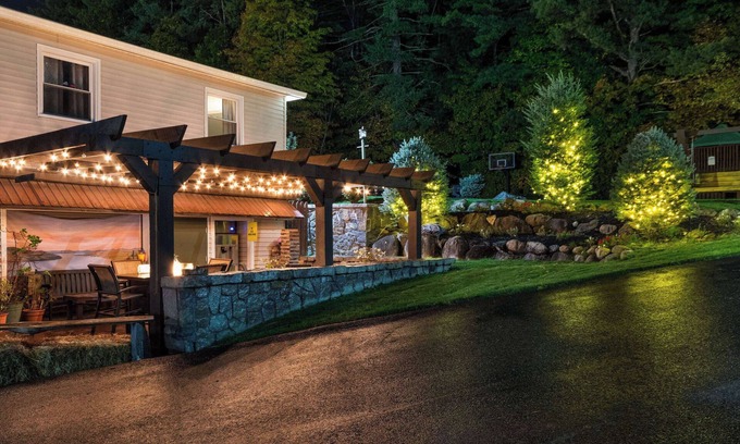 Lake George Hotel | Super 8 by Wyndham Lake George/Downtown