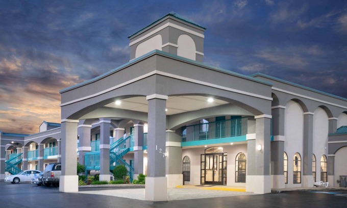 Murfreesboro Hotel | Super 8 by Wyndham Murfreesboro