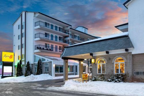 Niagara Falls Hotel | Super 8 by Wyndham Niagara Falls by the Falls