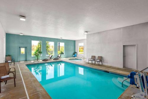 Roseburg Hotel | Super 8 by Wyndham Roseburg