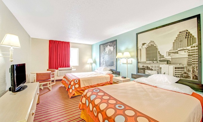 Wetmore Hotel | Super 8 by Wyndham San Antonio/Fiesta