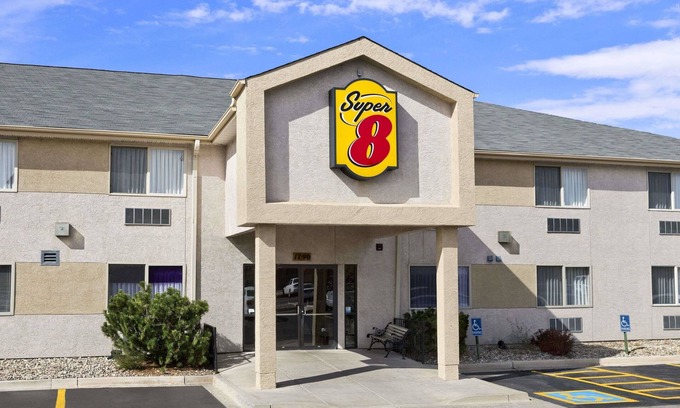 Southeast Colorado Springs Hotel | Super 8 by Wyndham Colorado Springs Airport