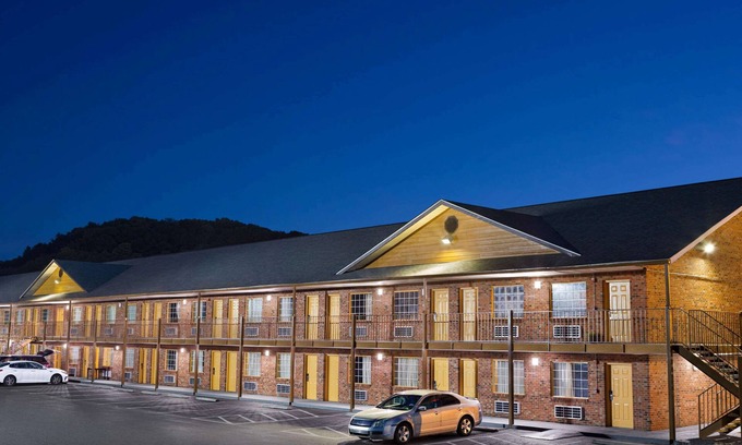Whites Creek Hotel | Super 8 by Wyndham Whites Creek/ Nashville NW Area