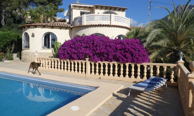 La Canuta Villa | VILLA DE SUEÑO SÚPER EQUIPADA. Vista tranquila, mar / montaña. playas a 300m.