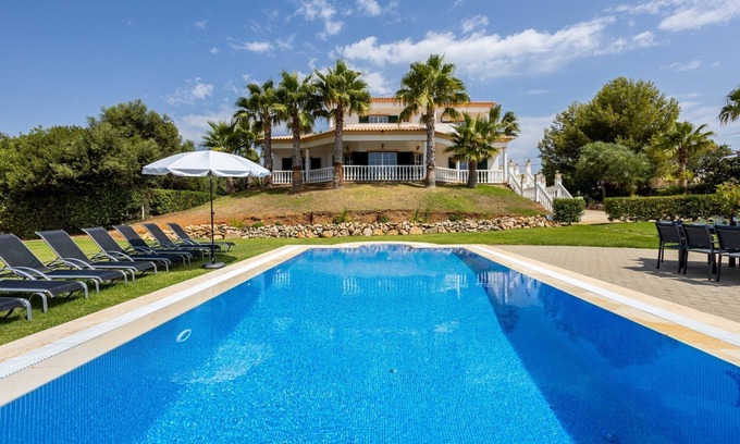 Silves Villa | Super Algarve Villa | 4 Bedrooms | Casa dos Sonhos | Pool Table | Private Pool | Pera