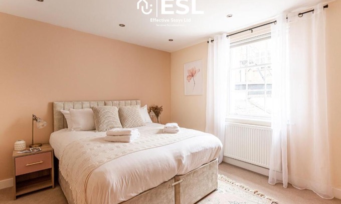 Shrewsbury Casa | Super Central - Quiet - 2 Bedroom Cottage