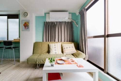 Sennichimae Apartamento | Super close to Dotonbori! Great location room#601