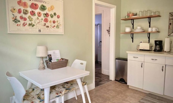Arcata Apartamento | Super Convenient Micro-Apartment