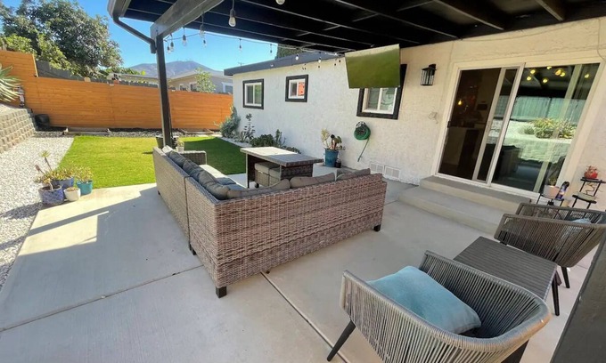 La Presa Casa | Super cozy & charming home 15 mins from downtown