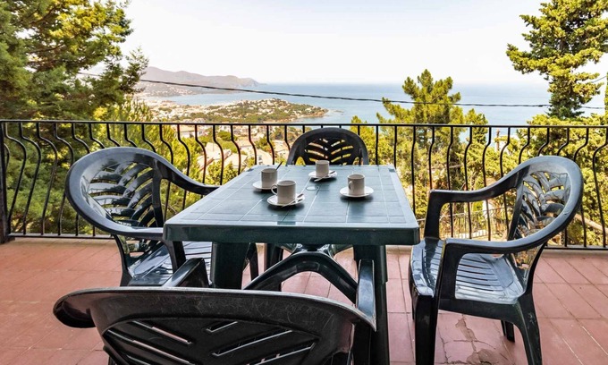 Llanca Apartamento | Super Fener 92 – apartamento con terraza y vistas