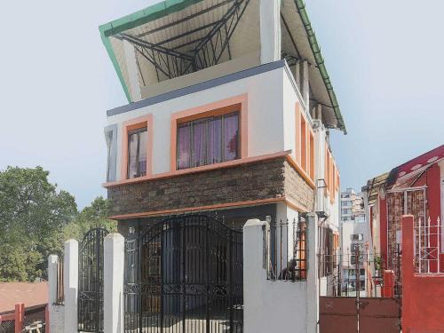Shillong Hotel | Super Hotel O Am Bed And Breakfast