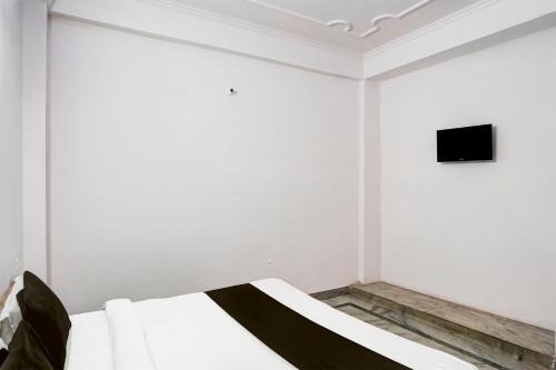 Sector 18 Hotel | Super Hotel O Maharaja Near By Vinayak Hospital Gali No-5