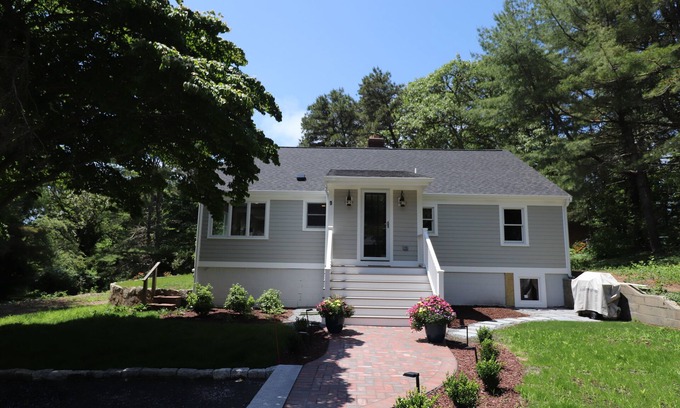 South Dennis Casa | Super Private & QUIET - Bass Riverfront - 100 yards to Beach @ Follins Pond - Firepit