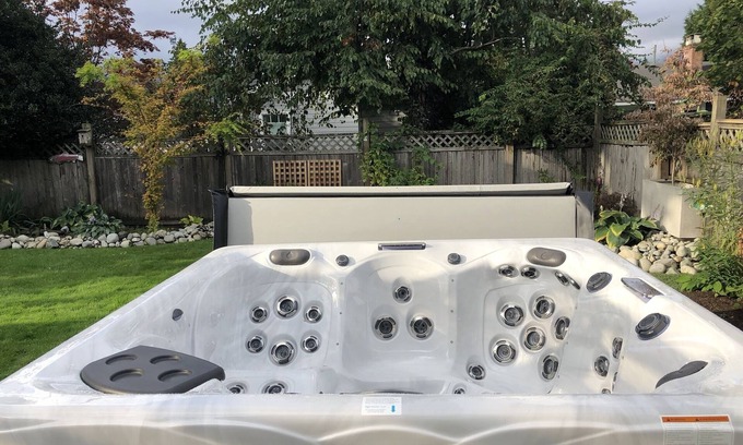 District of North Vancouver Casa | Super private self contained 1 bedroom, 1 bathroom minutes to downtown Vancouver
