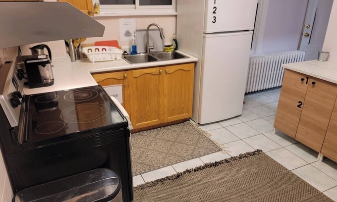 Little Portugal Casa | Super Spacious Private room on top floor with balcony in downtown Toronto