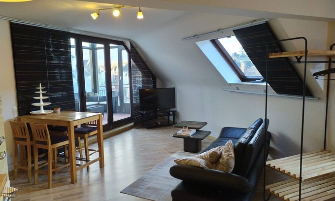 Eschweiler Apartamento | Super estudio sobre los tejados de Eschweiler cerca de Aachen m. Conservatorio + balcón