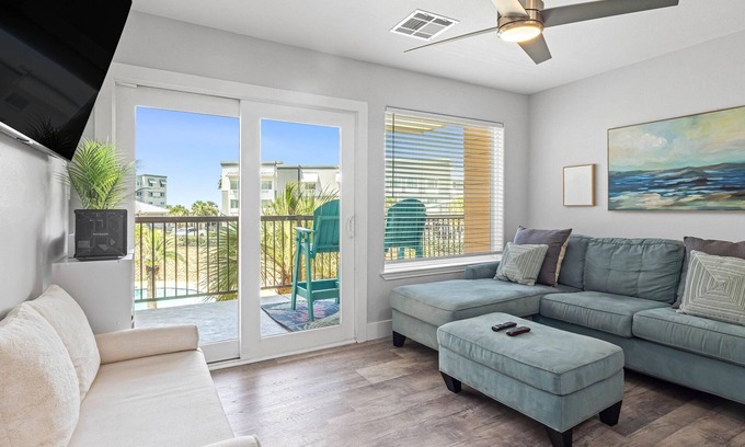 Galveston Condominio | Super sweet, ocean and pool views, dogs welcome!