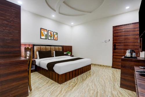 Varanasi Hotel | Super Townhouse Bela Road Varanasi City Railway Station Formerly Srijan Grand