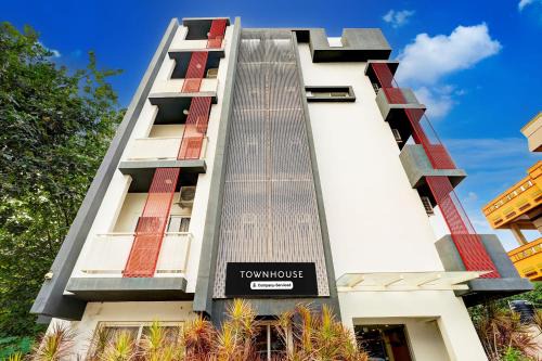 Bengaluru Hotel | Super Townhouse Hebbal Bhadrappa Layout