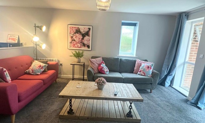 Derby Apartamento | Superb 2 bed 2 bathroom free parking