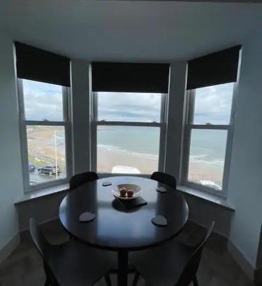 Scarborough Apartamento | Superb 2 Bedroom Sea View Flat