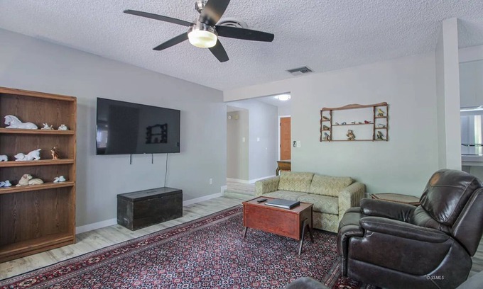 Ridgecrest Casa | Superb 3-bedroom house with AC in Ridgecrest