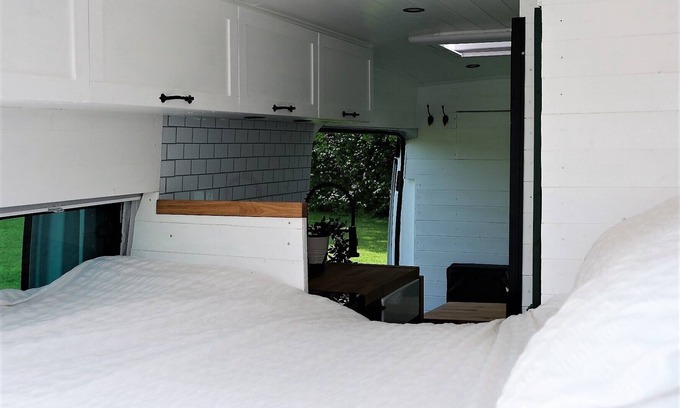 Stockton-on-Tees Cabina | Superb 4 berth Campervan with Kingsize bed