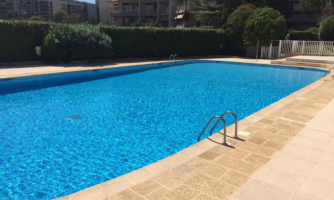 La Napoule Apartamento | 4 estrellas Apartamento de 2 piezas Magnífica planta baja con terraza y gran piscina