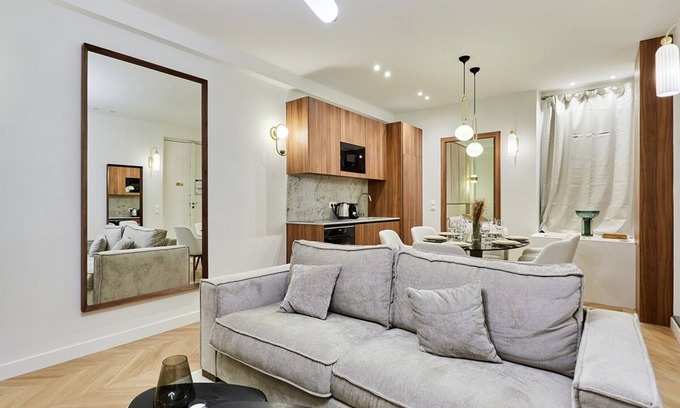 Quartier du Faubourg-Montmartre Apartamento | Superb Air-conditioned Apartment Center of Paris