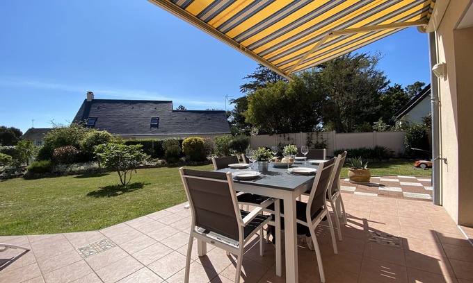 Saint-Germain-sur-Ay Villa | Magnífica y cálida villa situada a 300 metros del mar.