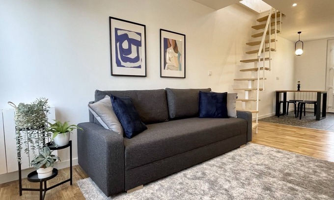 Chartres Apartamento | Superb apartment with Fiber WiFi and parking in charming Chartres