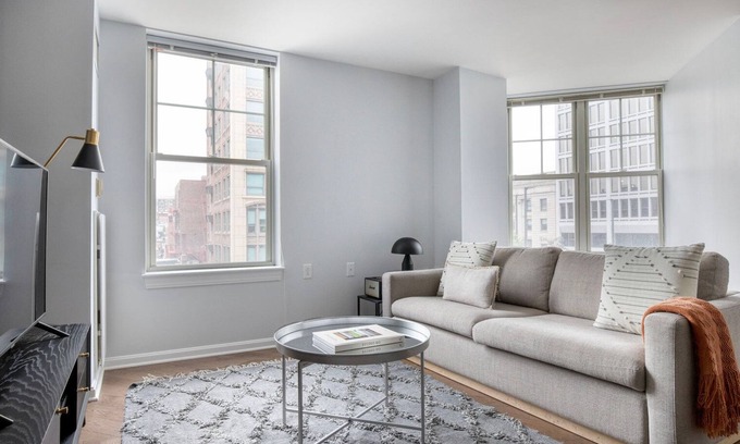 Central Square Apartamento | Superb Central Square 2BR w/ In-Unit W/D, nr Restaurants, by Blueground