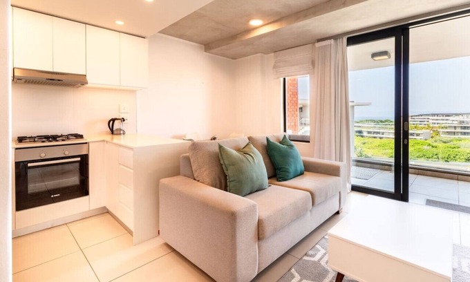 Hillhead Apartamento | Superb East 311 at Coral Point