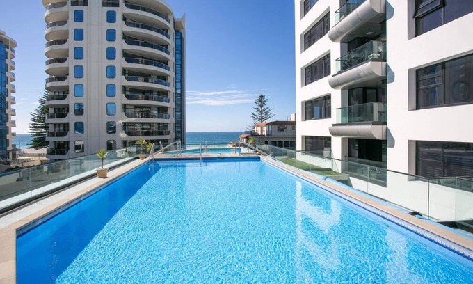 Mount Maunganui Apartamento | Superb Elevated Sea Views with Heated Pool, Gym