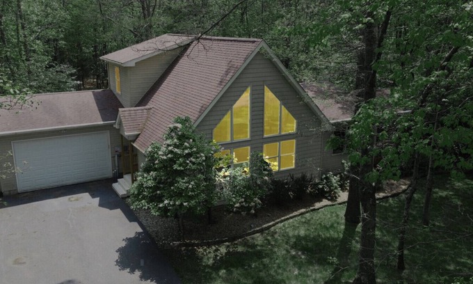 Albrightsville Casa | Superb Family Friendly Home ~ Stocked for FUN!