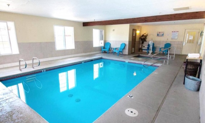 Kellogg Casa | Superb Location, Affordable Stay! Pets Allowed, Pool, Near Staff House Museum!