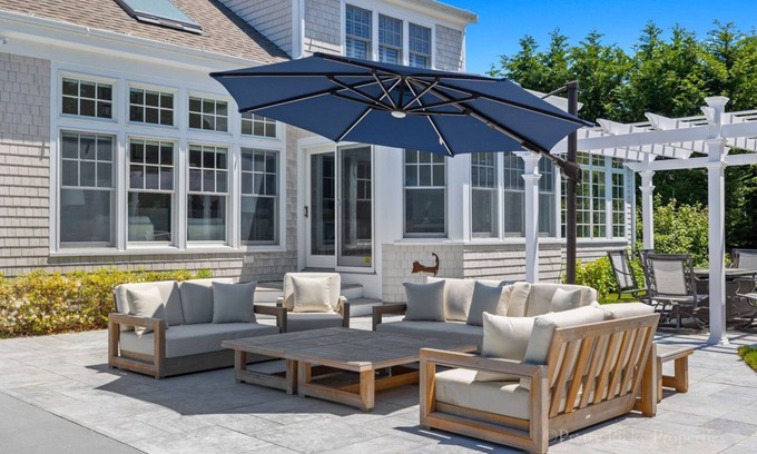 West Chatham Casa | Superb Luxury Home in Chatham with New Heated Salt Water Pool: 023-CJ