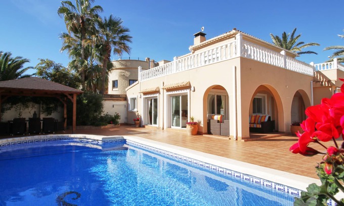 Orihuela Costa Villa | Magnífica villa con piscina privada, 1 minuto a pie de la arena, bandera azul, Cala Ca
