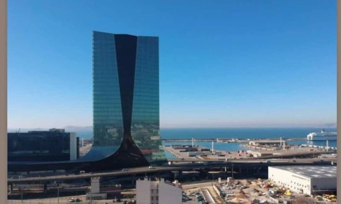 Euromed - La Joliette Apartamento | Superb new apartment T3 of 71m2 in residence in Marseille